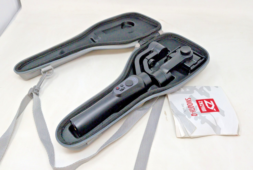 ZHIYUN Smooth-Q 3-Axis Handheld Smartphone Gimbal Stabilizer - Black w/case